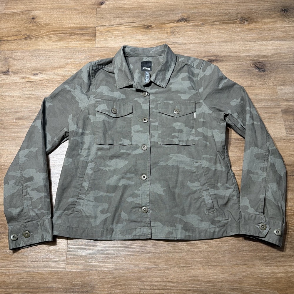 Vuori Jacket Womens MEDIUM Green Ripstop Oregano Camo Button Up Army